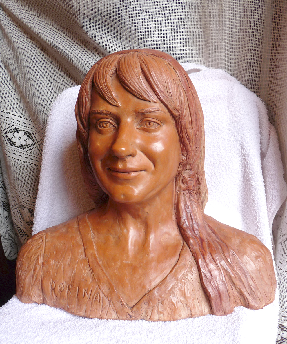 busto di donna in terracotta