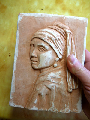 orecchino perla ancora in terracotta grezza